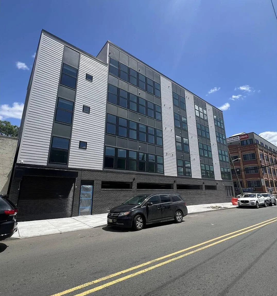529 Mulberry St — Photo 1