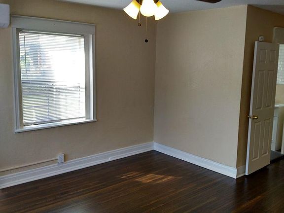 3rd image of 16 W 37th St APT 1