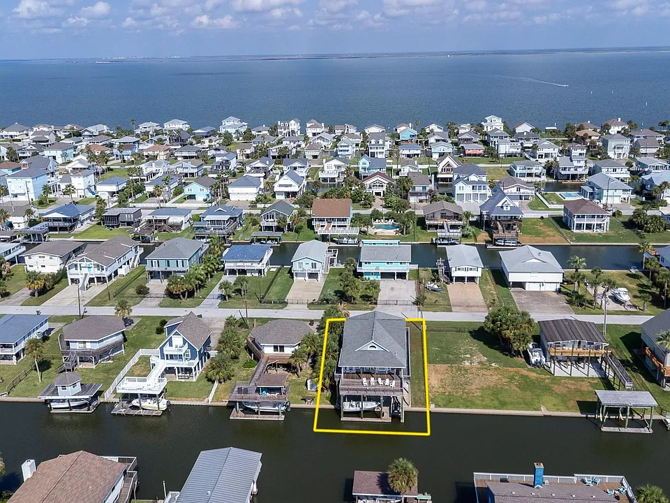 21815 Matagorda Dr