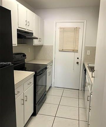 5th image of 525 Coral Way APT 302