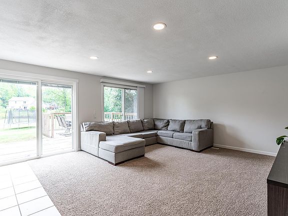 3rd image of 8016 Woodcreek Ln
