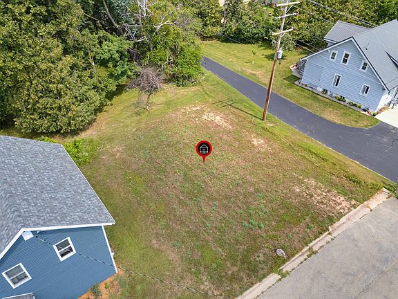4th image of 305 E Armstrong St
