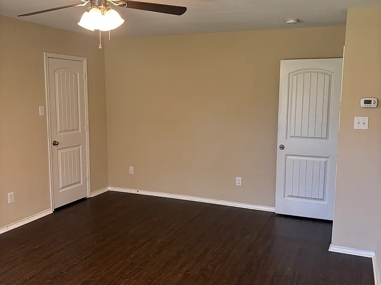 2047 Enchanted Rock Dr — Photo 9