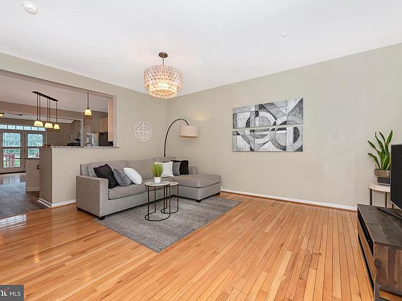 4th image of 1574 Wheyfield Dr