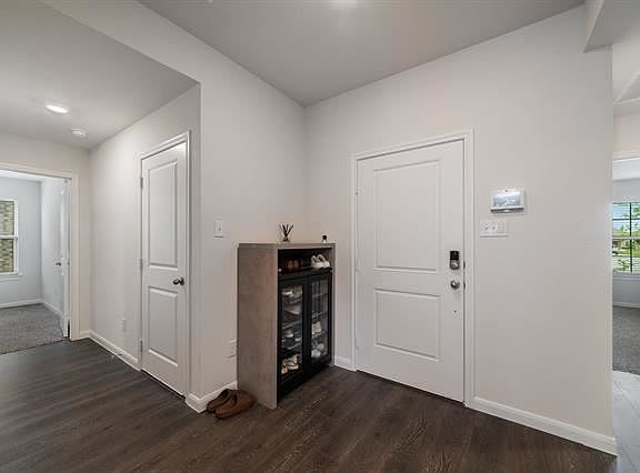 5th image of 609 Range Dr