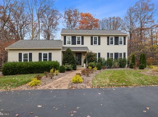 12322 Ox Hill Rd, Fairfax, VA 22033