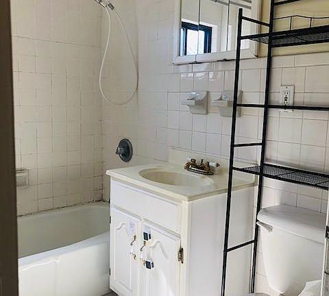 5th image of 199 Wood St #2