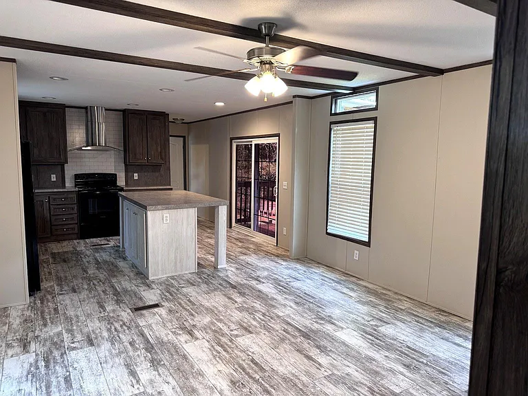 25 County Road 3893 W — Photo 8