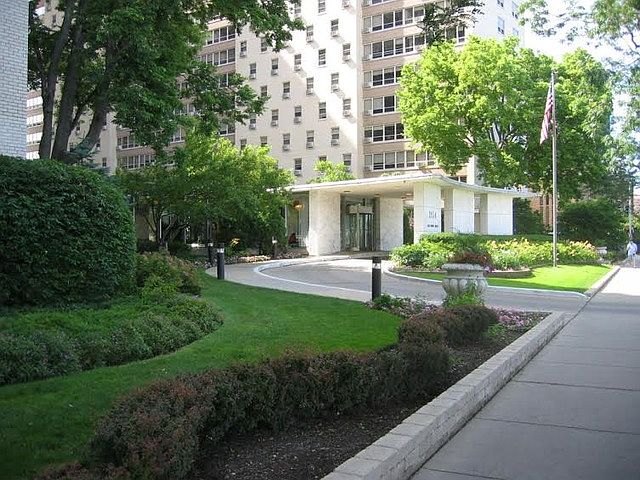 1st image of 3950 N Lake Shore Dr APT 406