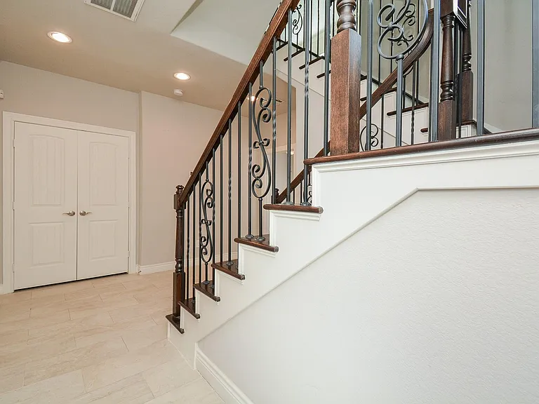 1610 Parker St — Photo 4