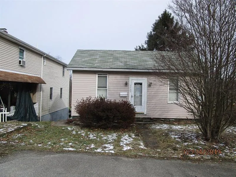 1137 Lawton St photo 1