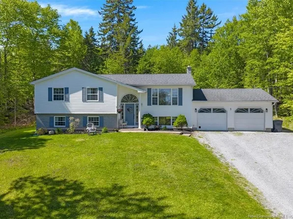 3 Regal Dr, Quispamsis, NB E2G 1Y5