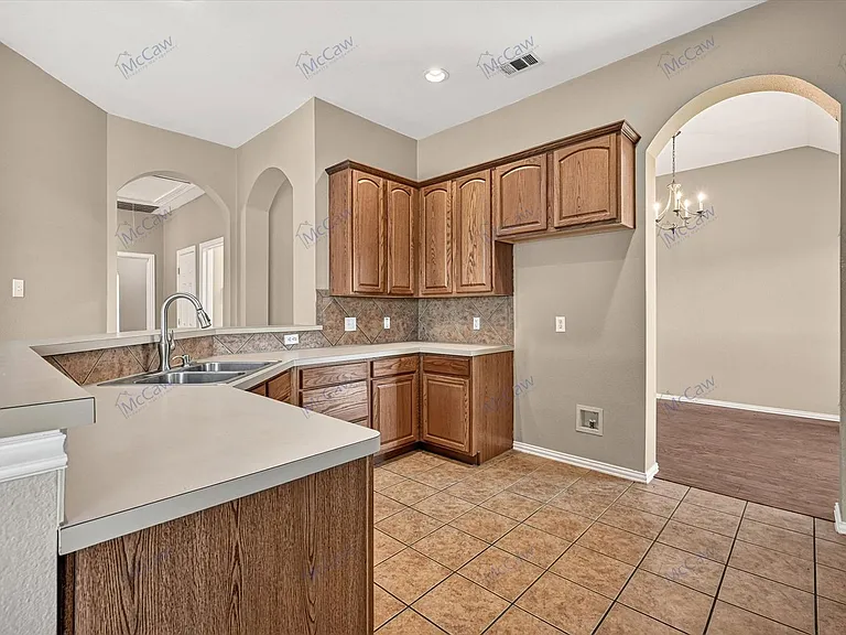 9068 Weller Ln — Photo 7