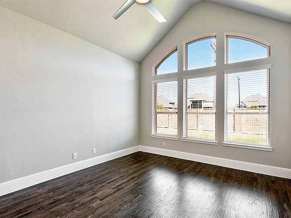 5th image of 908 Stampede Dr