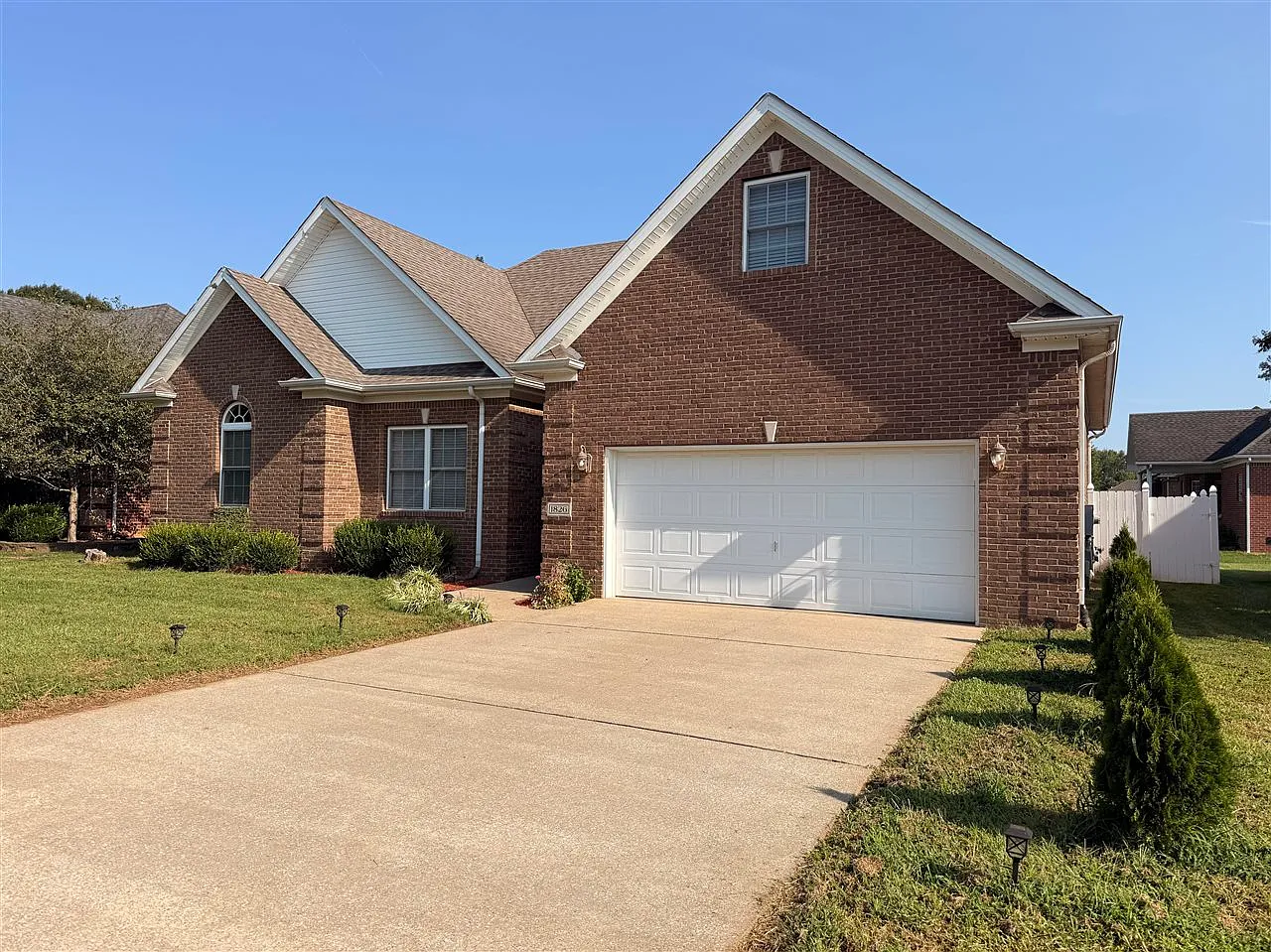 3 bed, $2,200 — Photo 2