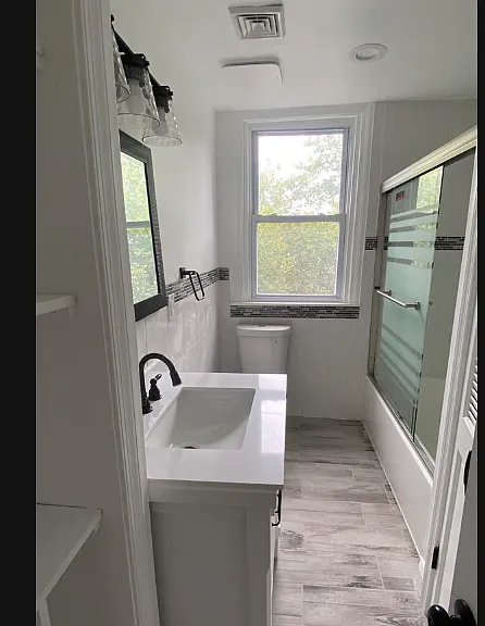 1800 73rd Ave — Photo 9