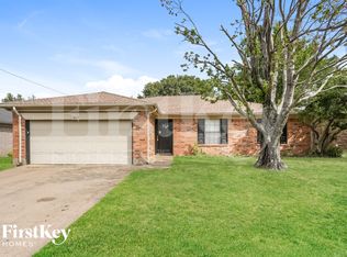 4121 Gentle Springs Dr, Arlington, TX 76001