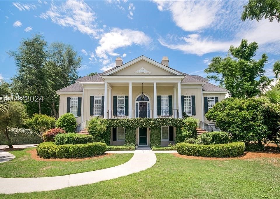 1st image of 6 Oxford Dr