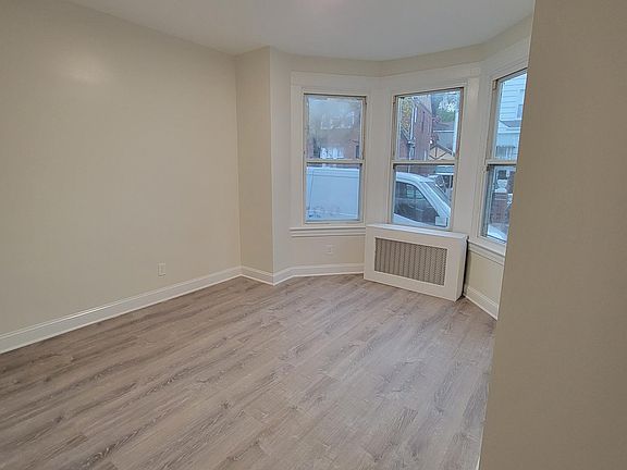 5th image of 24 Vernon Pl #1R