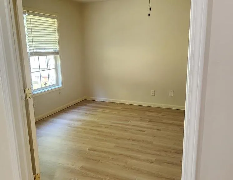 3024 Lexington Ave — Photo 9