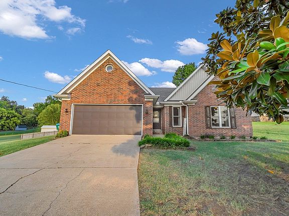 2nd image of 346 West Dr