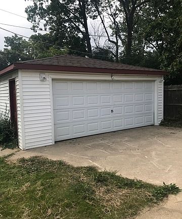 2nd image of 1914 Winter Ave