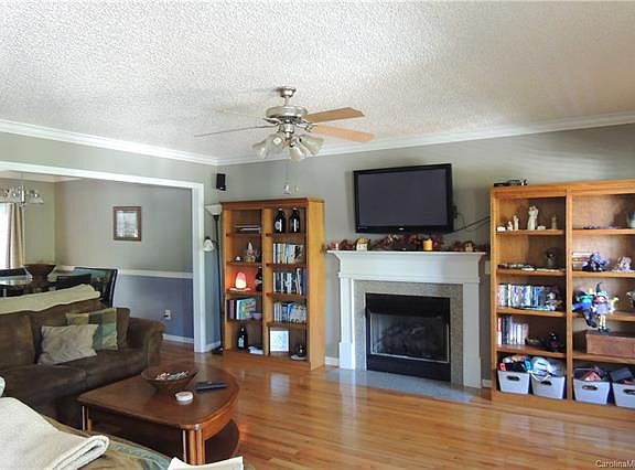 2nd image of 113 Lawson Ct