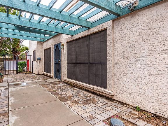 3rd image of 4232 W Villa Maria Dr