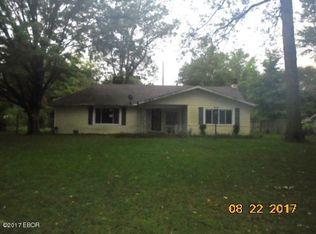 842 Country Club Rd, Centralia, IL 62801