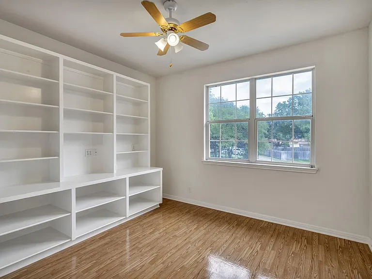 403 Maple Run — Photo 11
