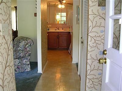 4th image of 581 Brandwynne Ct