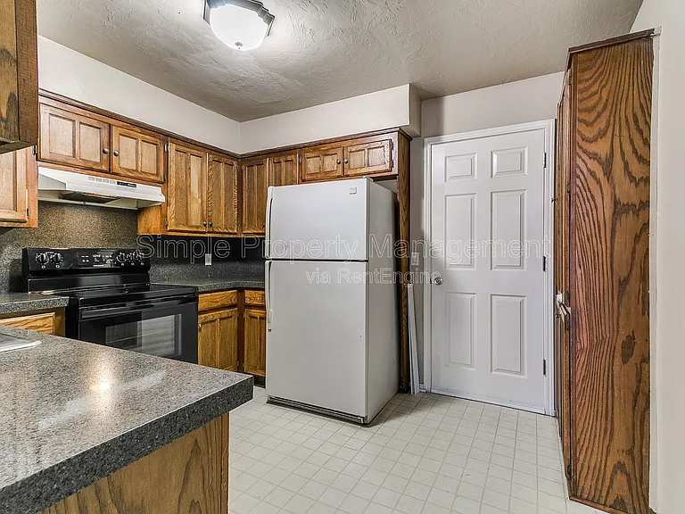 10607 N Macarthur Blvd — Photo 9