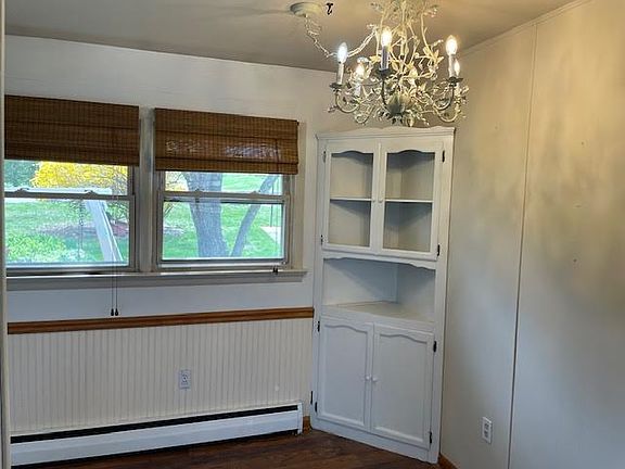 2nd image of 445 W 24th St