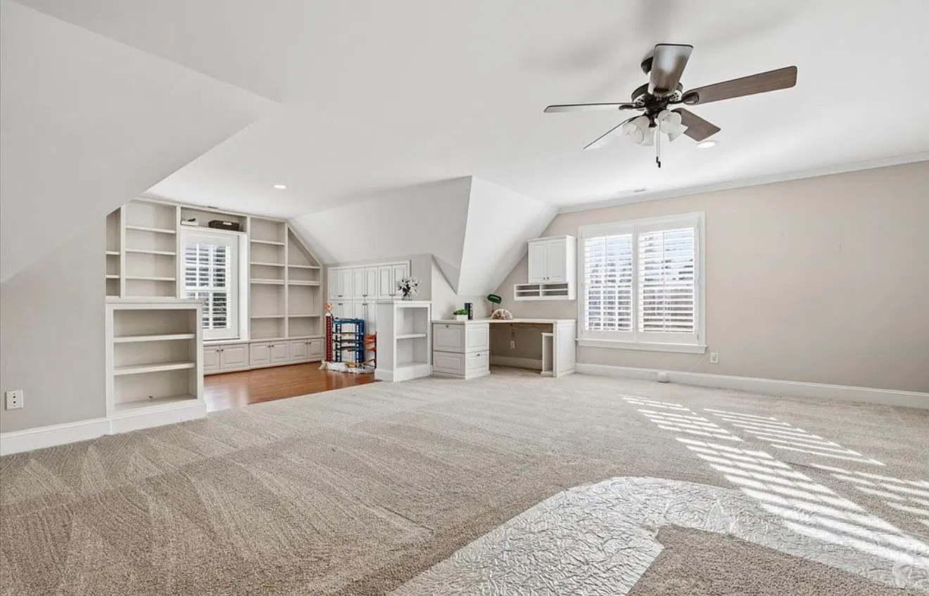 4 bed, 3.5 bath, 3700 sqft, $3,600 — Photo 4