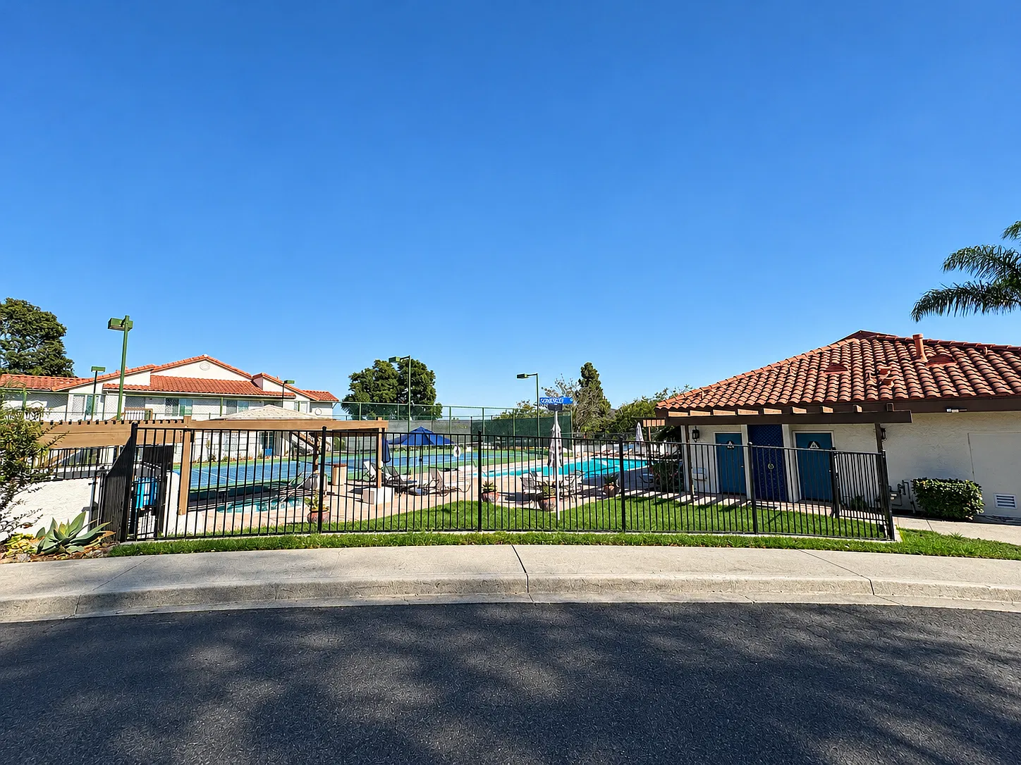 2 bed, 948 sqft, $3,150 — Photo 1