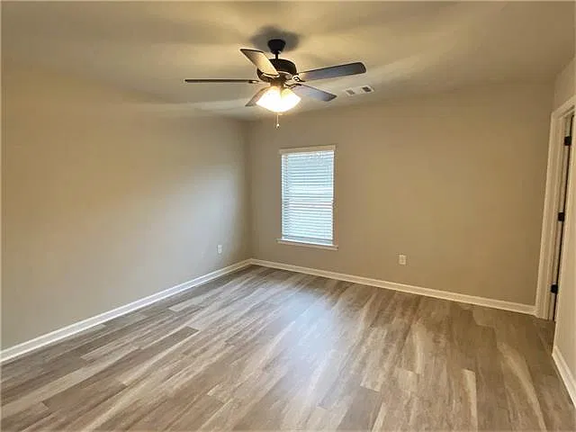 3 bed, 2.0 bath, 1400 sqft, $1,650 — Photo 4