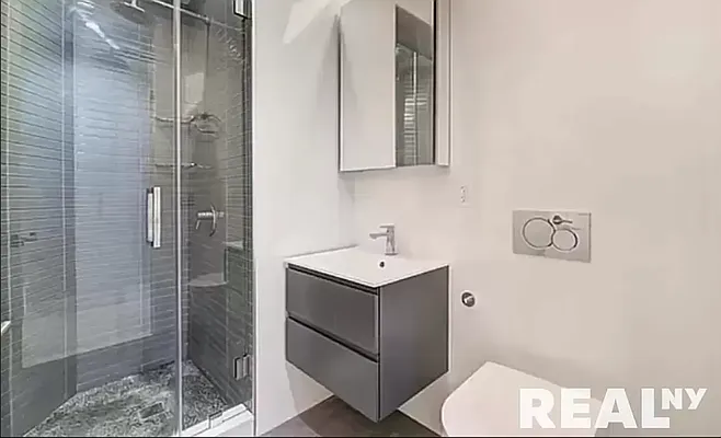 Rented by REAL New York | media 10