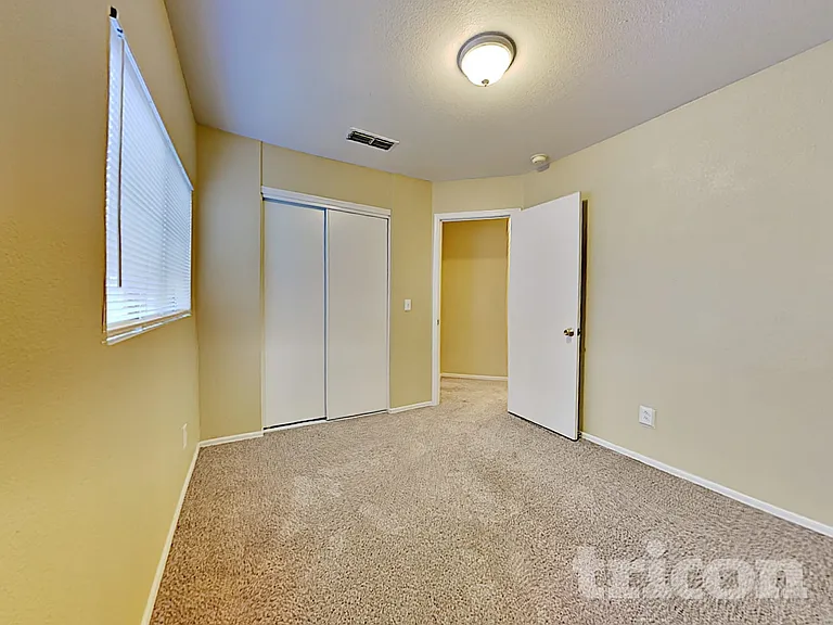 11514 W Wethersfield Rd — Photo 11