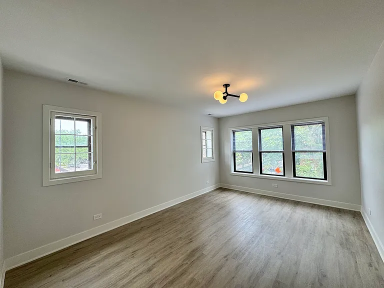 1635 W Cornelia Ave #2 — Photo 6