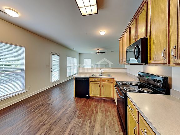 4th image of 512 Grantham Ln