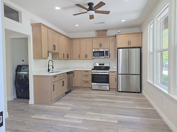 3rd image of 326 N Mill Valley Dr