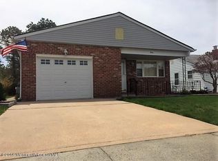 3 Oakham Ct, Toms River, NJ 08757