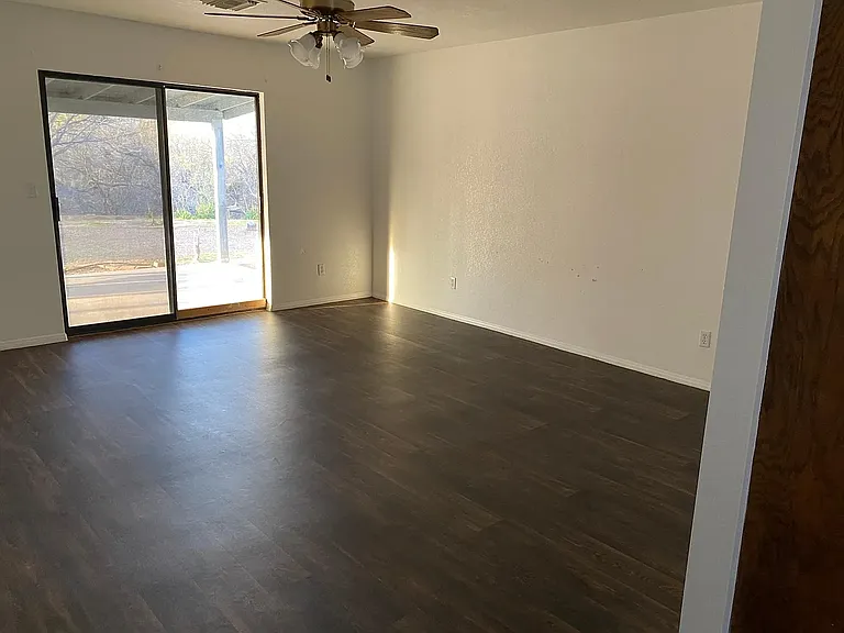 450 S 335th Ave — Photo 3