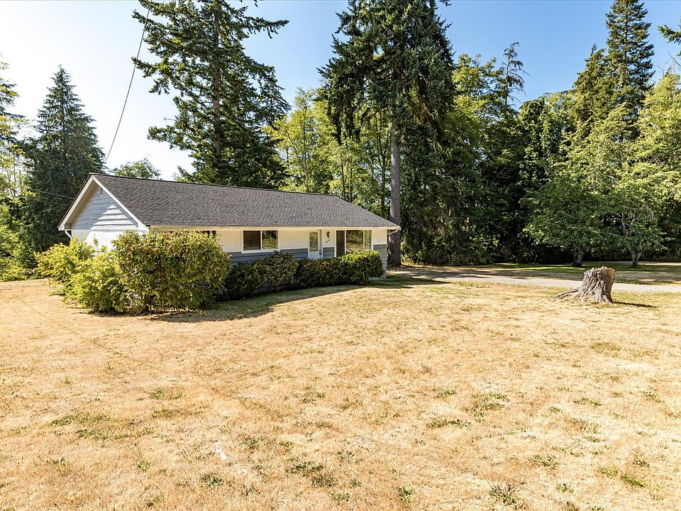 Welcome to 3057 Robin Lane where country living brings the peace and quiet.