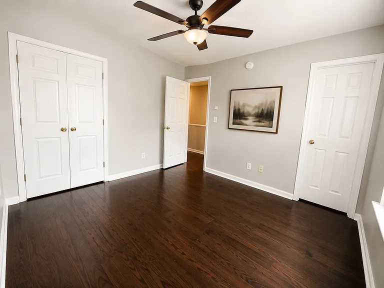 2104 Thornblade Dr — Photo 12