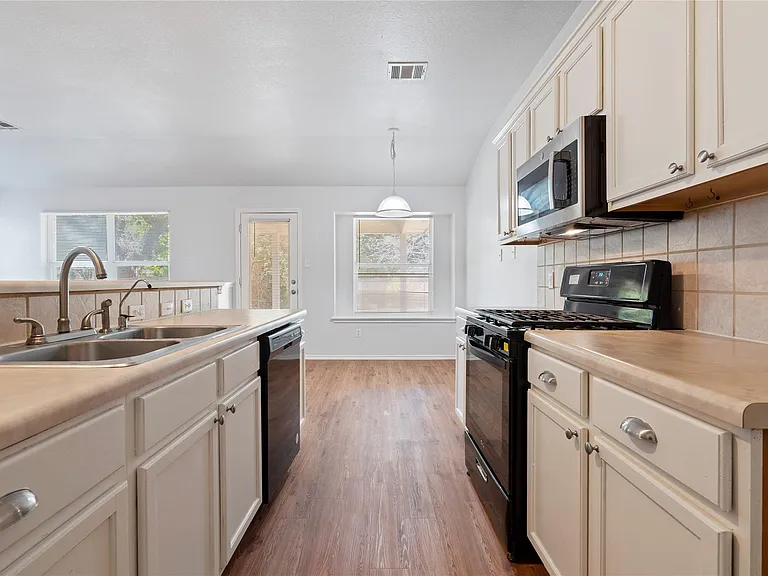 3307 Blue Ridge Dr — Photo 4