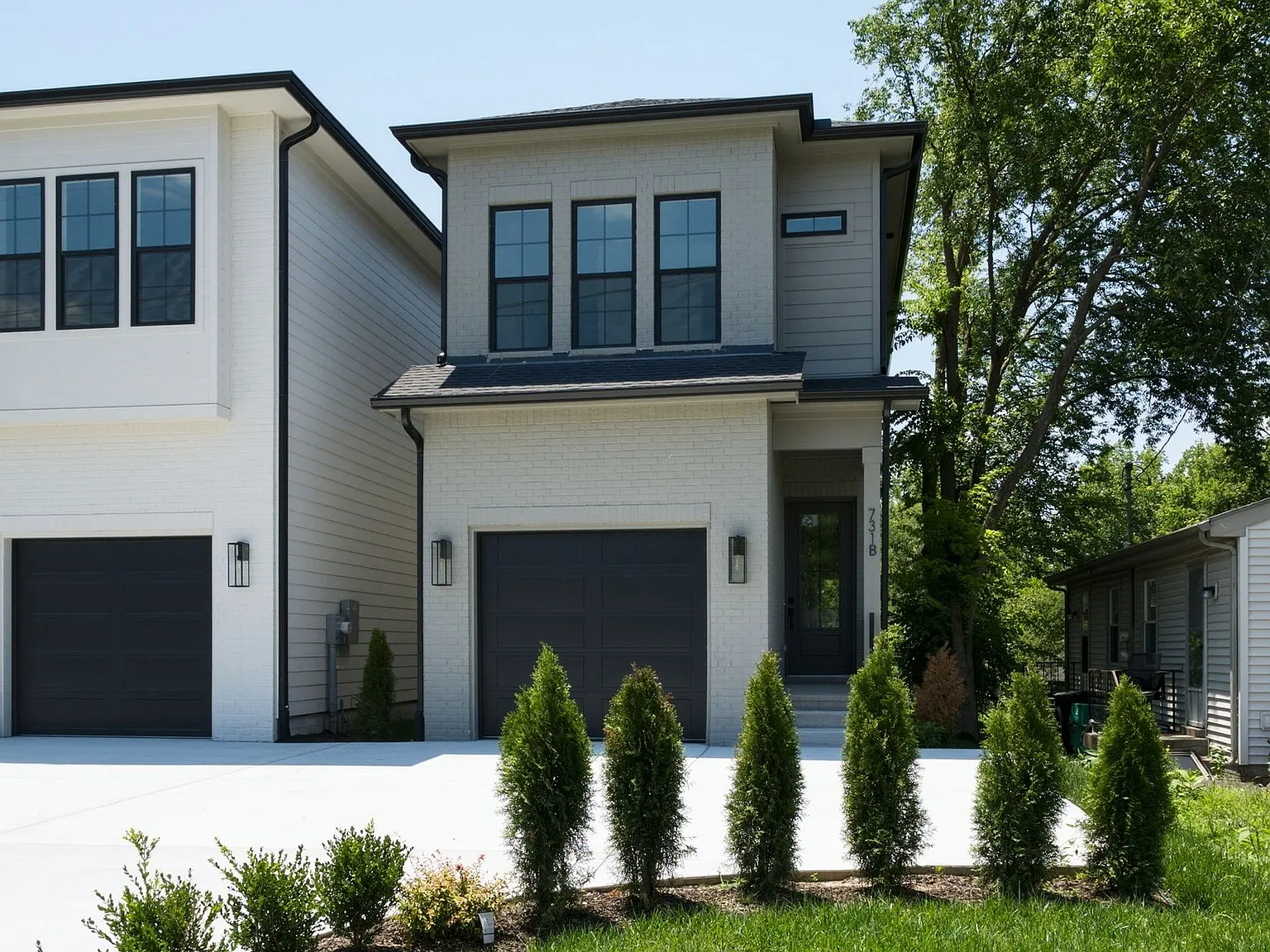 3 bed, 3.5 bath, 2210 sqft, $4,200 — Photo 2
