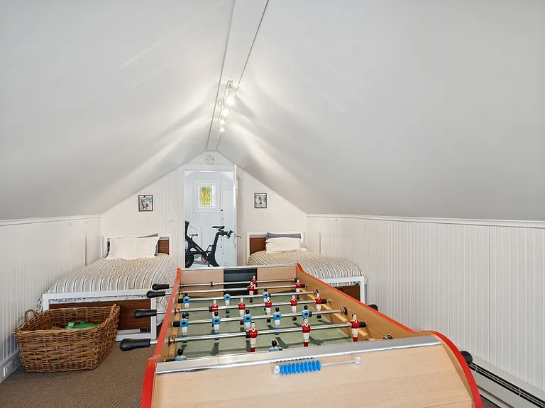 8 Barker Ln — Photo 25
