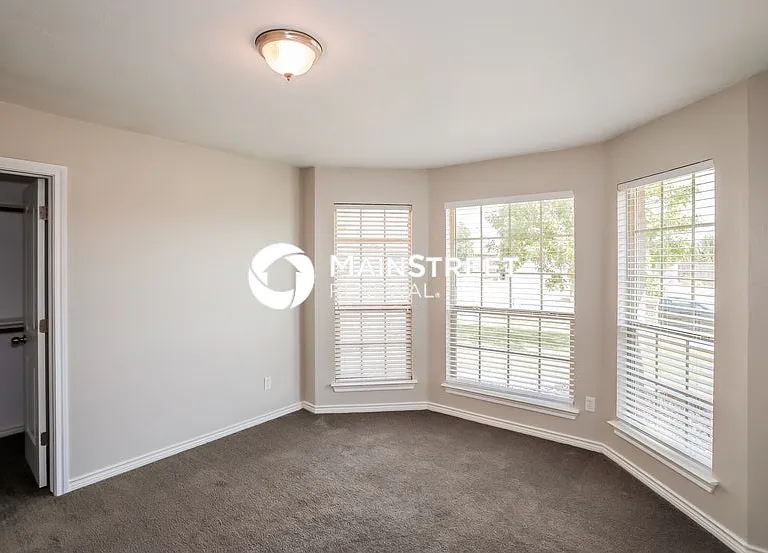 2124 NW 157th Ter — Photo 9
