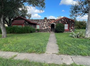 205 E Mesquite St, Mathis, TX 78368